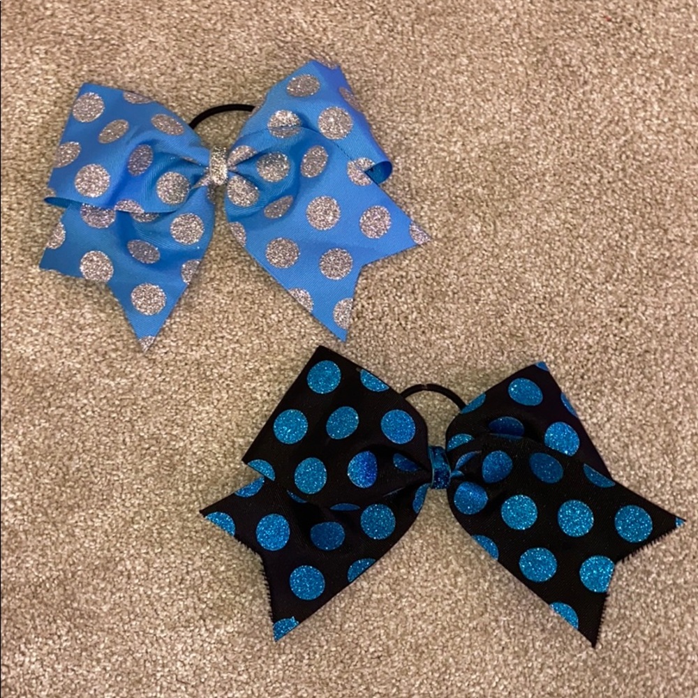 2 polka dot cheer bows